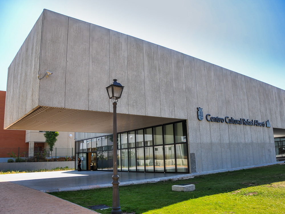 La biblioteca del Centro Cultural Rafael Alberti reabre sus puertas 