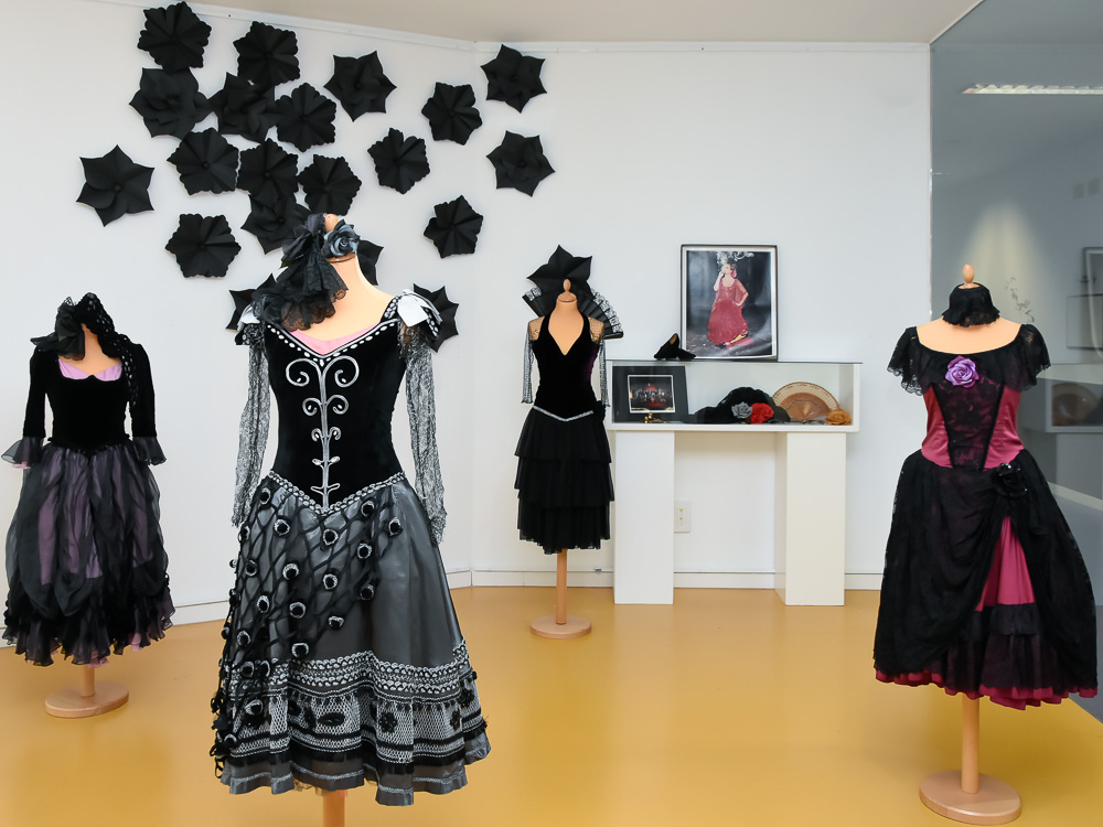 La Caja del Arte acoge la exposición “Vestuario de danza de Aída Gómez”, un recorrido por su trayectoria profesional a través de los trajes utilizados en sus espectáculos 