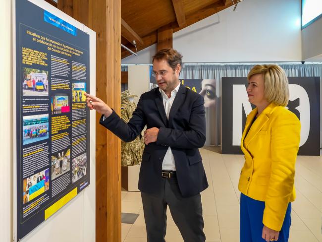 El Museo de la Ciudad de Torrejón de Ardoz acoge la exposición “En el nombre de Ucrania” que muestra la cultura del país y los efectos de la guerra que está sufriendo debido a la invasión de Rusia