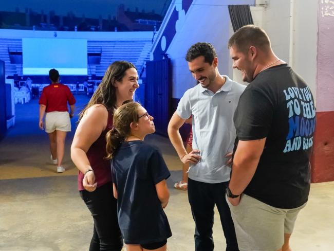 El alcalde, Alejandro Navarro Prieto, visitando el Cine de Verano