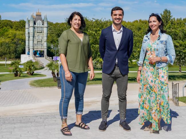 El alcalde, Alejandro Navarro Prieto, acompañado por la concejala de Turismo, Mirian Gutiérrez, y la edil de Medio Ambiente, Esperanza Fernández, presentado las actividades programadas con motivo de este aniversario