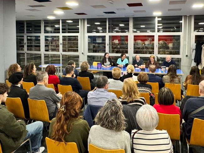El acto tuvo lugar en la Biblioteca Gabriel Celaya