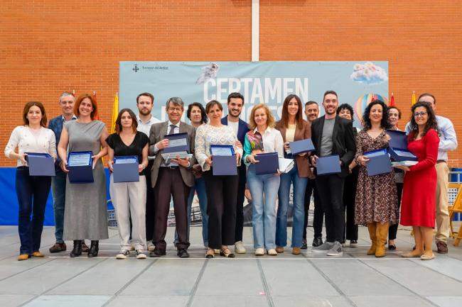 El alcalde, Alejandro Navarro, con los directores de los centros educativos que registraron un 100% de participación entre su alumnado
