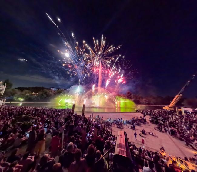 15 Aniversario Parque Europa - Espectáculo Fuente con final pirotécnico
