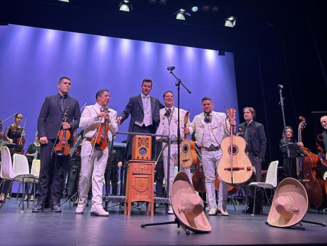 El Teatro Municipal José María Rodero colgó el cartel de “entradas agotadas” para el concierto de “Baladas, boleros y otras canciones para el recuerdo” cuya recaudación irá destinada a TORRAFAL 