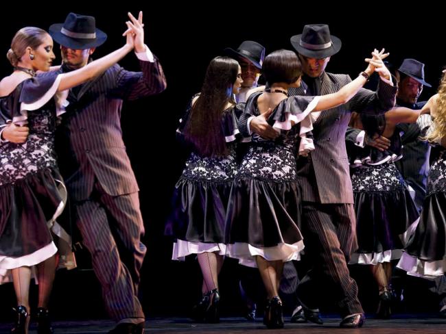 El domingo, 22 de marzo, a las 19:00 horas, será el turno del aclamado espectáculo teatral, “Forever Tango”, creado por Luis Bravo 