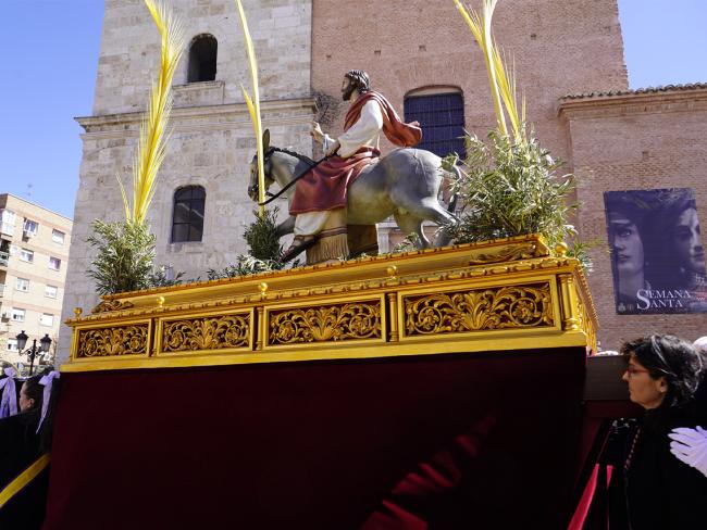 La Procesión del Domingo de Ramos es una de las procesiones más vistosas